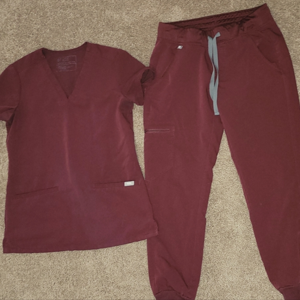 FIGS Scrub Set